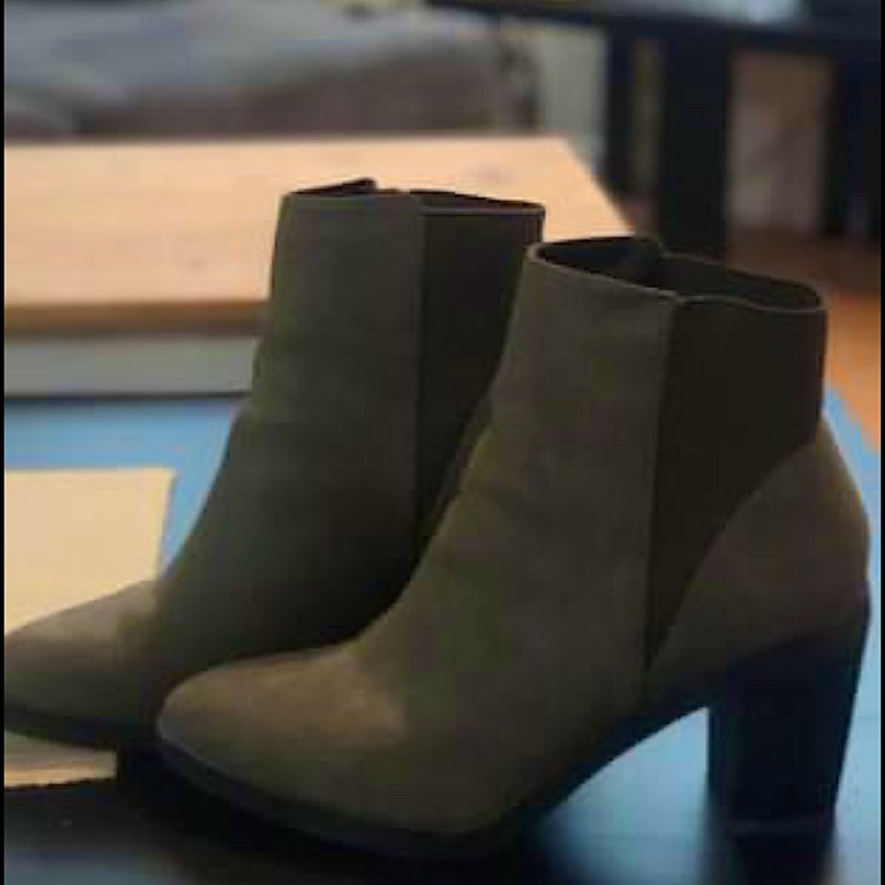 Heeled booties Size 9
